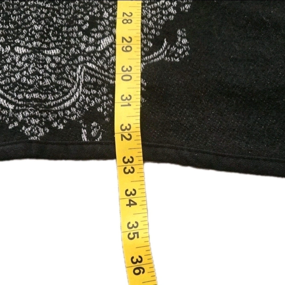 Marc New York Andrew Marc Black Gray Floral Knit Poncho Cape Wrap One Size - Picture 8 of 9